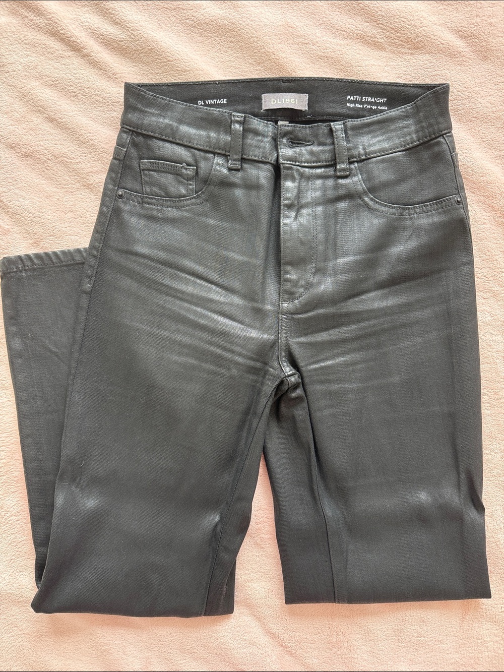 DL1961 Women’s Black High-Rise Straight Jeans